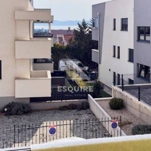 ZADAR - DIKLOVAC dvosoban stan na 1. katu, pogled na more - 80m2