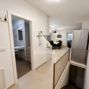 ZADAR – PLOVANIJA, komforan dvoetažni stan od 100,65 m² s vrtom, terasom i dva parkirna mjesta!!