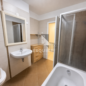 ZADAR – PLOVANIJA, komforan dvoetažni stan od 100,65 m² s vrtom, terasom i dva parkirna mjesta!!
