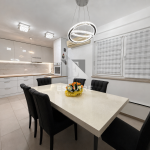ZADAR – PLOVANIJA, komforan dvoetažni stan od 100,65 m² s vrtom, terasom i dva parkirna mjesta!!
