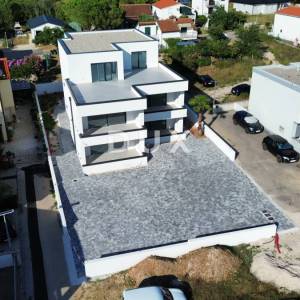 Zadar, Privlaka, dvosobni stan, prizemlje, 80m2, S1