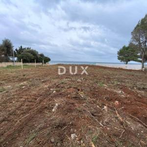 Zadar, Vir, građevinski teren, 938 m2, s projektom
