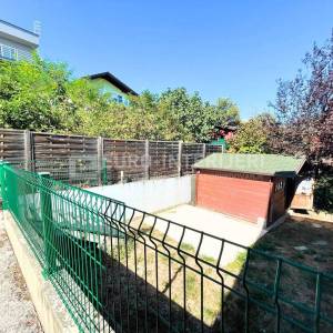 Zagreb, Borčec, dvoetažan četverosoban stan 116 m2 s privatnim vrtom 390 m2 + 2 PM