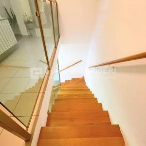 Zagreb, Borčec, dvoetažan četverosoban stan 116 m2 s privatnim vrtom 390 m2 + 2 PM
