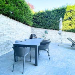 Zagreb, Borčec, dvoetažan četverosoban stan 116 m2 s privatnim vrtom 390 m2 + 2 PM