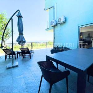 Zagreb, Borčec, dvoetažan četverosoban stan 116 m2 s privatnim vrtom 390 m2 + 2 PM