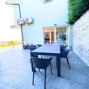 Zagreb, Borčec, dvoetažan četverosoban stan 116 m2 s privatnim vrtom 390 m2 + 2 PM