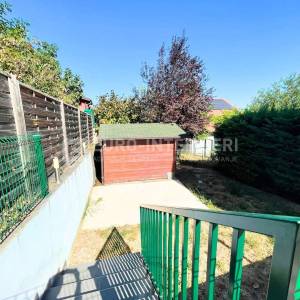 Zagreb, Borčec, dvoetažan četverosoban stan 116 m2 s privatnim vrtom 390 m2 + 2 PM