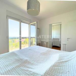 Zagreb, Borčec, dvoetažan četverosoban stan 116 m2 s privatnim vrtom 390 m2 + 2 PM
