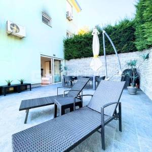 Zagreb, Borčec, dvoetažan četverosoban stan 116 m2 s privatnim vrtom 390 m2 + 2 PM