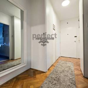 Zagreb-Centar, uređen 2-soban stan, 56m2, 4. kat, lift, parking