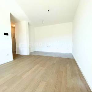 Zagreb, Gajnice, novogradnja (2025.) trosoban stan površine 58 m2 + PM