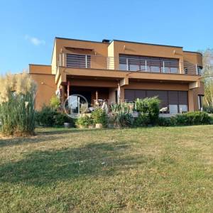 Zagreb/Horvati/vila 440m2sa 1908m2 okućnice/komplet namješteno i opremljeno/PRILIKA!