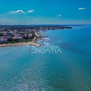 ZATON: 2SP sobe, 2 SPREMIŠTA, 2 TERASE I DVORIŠTE, 100 m OD PLAŽE!