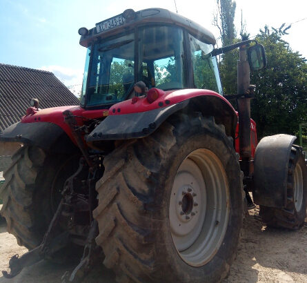 Traktor MF 7495