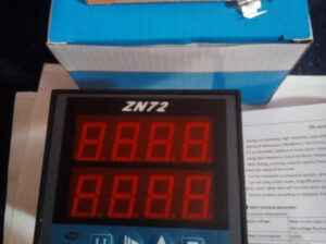 ZN72 digitalni brojač counter tajmer timer 220V NPN IC ili Induktivno