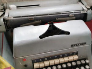 Pisaća mašina Olivetti, samo 15 EURA