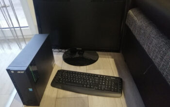 Komplet računalo, monitor, miš i tipkovnica
