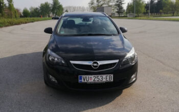 Opel Astra j 1.7CDTI 2011.god. 92KW