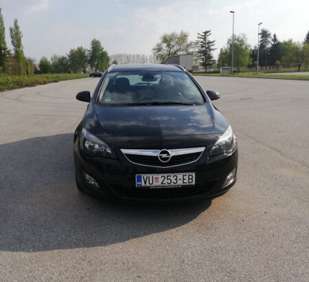 Opel Astra j 1.7CDTI 2011.god. 92KW