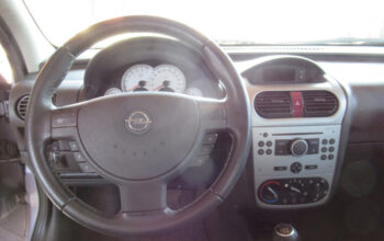 Opel Corsa 1.2  2006 god, registriran godinu dana,124 000 km