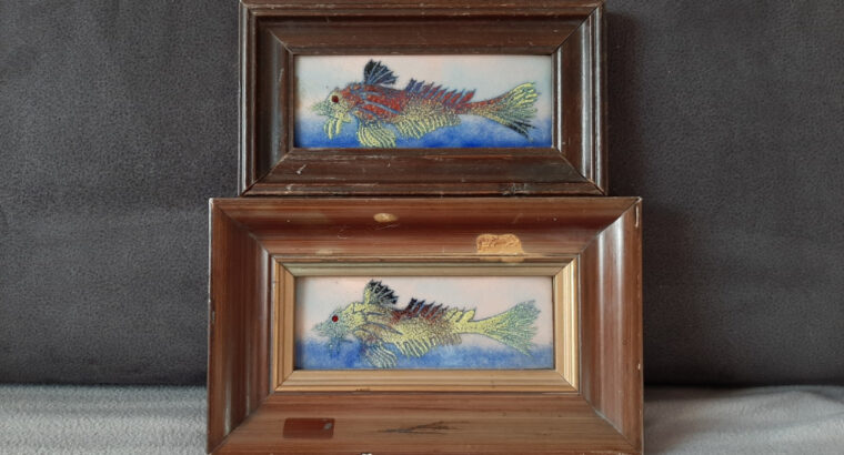 Prodajem slike email na keramici motiv riba s okvirom akademski slikar