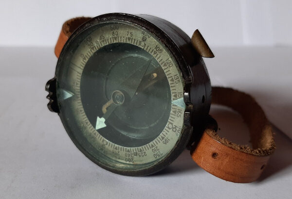 Prodajem ručni kompas, sovjetski, drugi svjetski rat