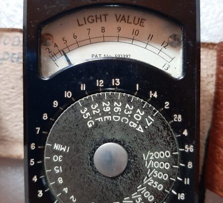Prodajem Ilford svjetlomjer (model C) iz 1949