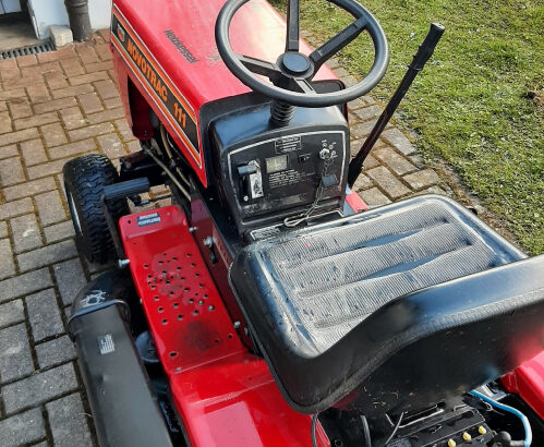 Traktor za kosnju trave mtd novatrack 111. 11 ks.