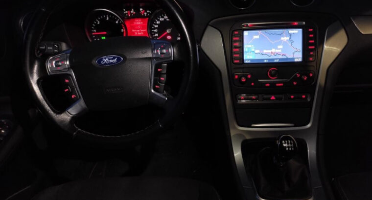 Ford Mondeo Karavan 1.6 TDCi Reg. 9/2022, napravljen servis