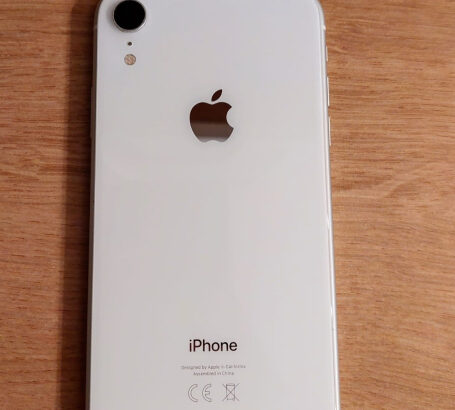 Prodaja Iphone XR (64 gb) u izvrsnom stanju