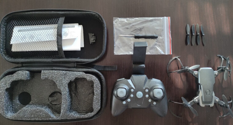 Mini dron 4k kamera + joystick(kontroler) baterija i torbica NOVO