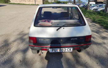 Prodajem auto – oldtajmer – Peugeot 205 1.1 look