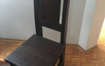 Rustikalni stol i stolice