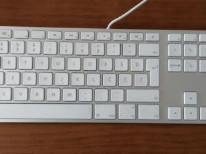 Apple Magic Keyboard (125-130)