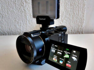 Sony FDR-AX53 4K Ultra HD Kompaktna digitalna kamera + stativ + lampa