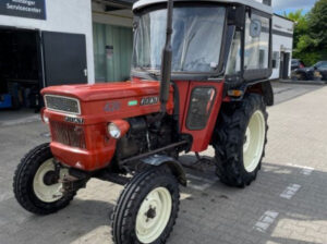 Fiat TraktorSchlepper 420