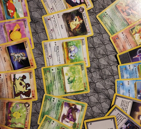Prodaje se kompletan lot original Pokemon karata najstariji setovi