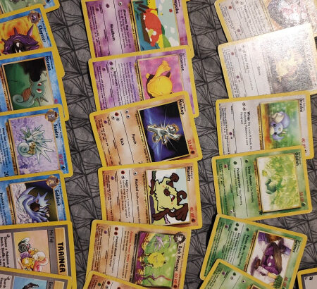 Prodaje se kompletan lot original Pokemon karata najstariji setovi