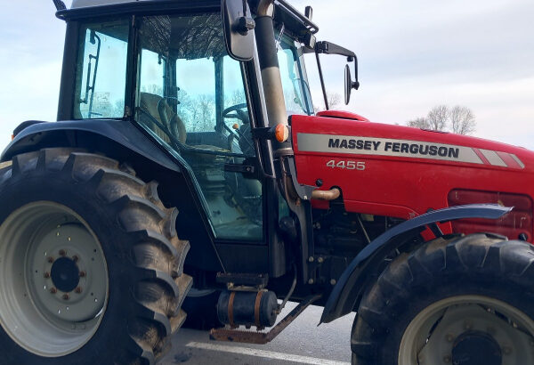 Traktor Massey Ferguson 4455