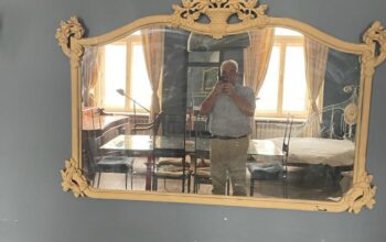 Ogledalo u baroknom stilu iz 17. stoljeća