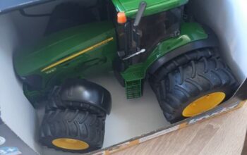 igračka traktor JOHN DEERE7930