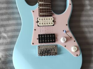 Mikro (3/4 duljine) električna gitara Ibanez GRGM21C2GB i futrola