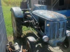 Prodajem traktor hanomag 224