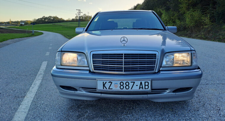 Mercedes-Benz C-klasa 220 D ELEGANCE