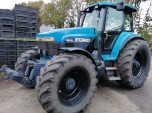 Ford traktor 8670
