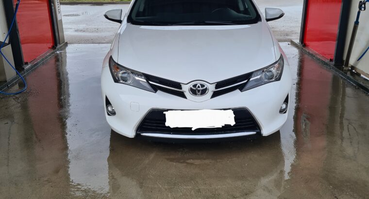 Toyota Auris 1,4d4d 2014.g,181300km prvi vlasnik ČK
