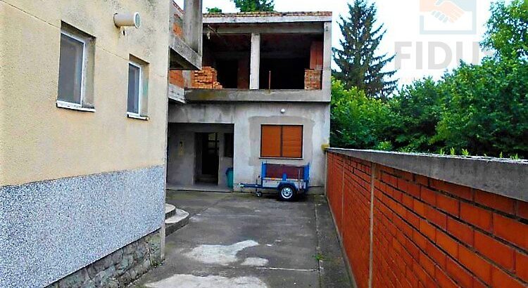 Zgrada s 3 stana + poslovni prostor – Donji grad (Osijek)
