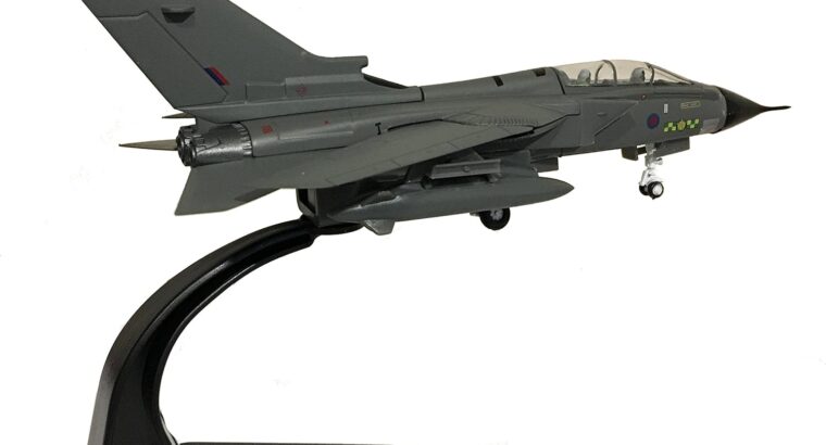 Metalni gotovi model maketa avion Panavia Tornado Diecast 1/100 1:100