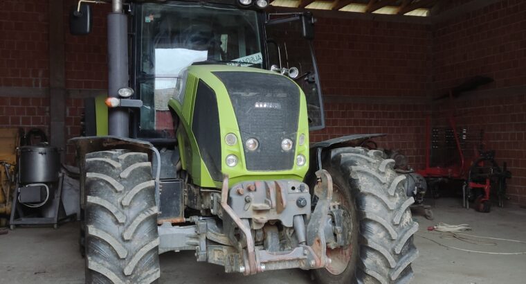 Prodajem traktor Claas axion 820